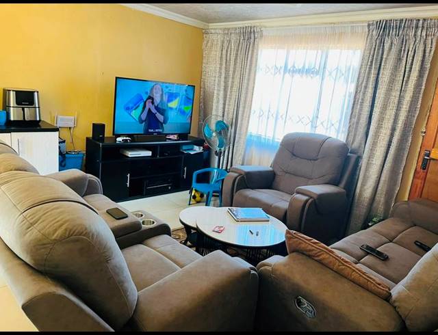 2 BEDROOM HOUSE FOR SALE IN SEBOKENG ZONE 3